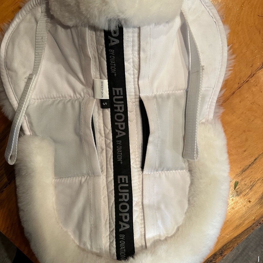 Ovation Europa 6 shim sheepskin half pad